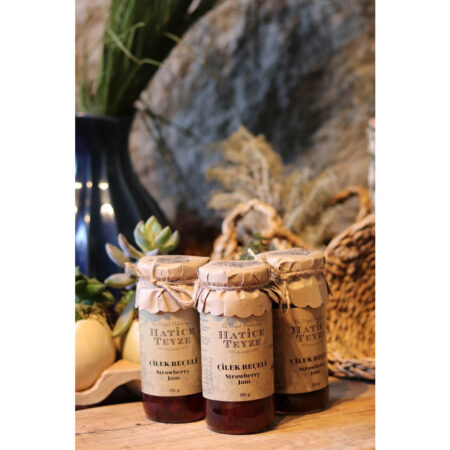Hatice Teyze Strawberry Jam (Cilek Receli ) 310 g